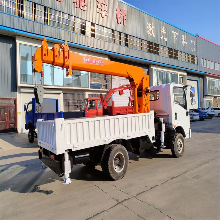 叶县三轮随车吊定制 农用改装机自备吊中瑞长期出售